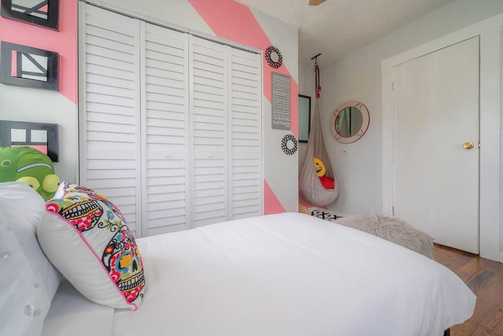 Vibing In The Heights/Breweries/Food/Petfriendly Villa Tampa Exteriör bild